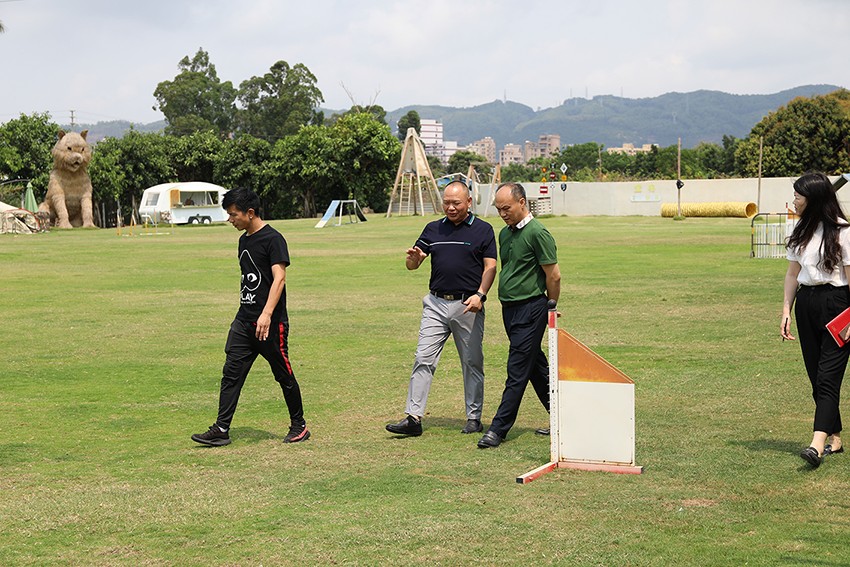 阳西县谭鑫常务副县长和钟基建副县长等领导莅临时搏在线登录实业有限公司参观视察